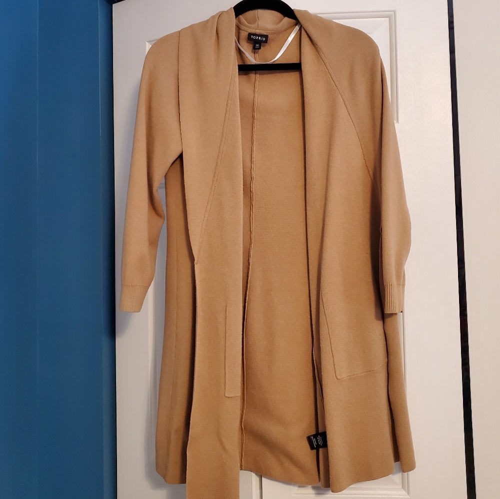 Long-sleeved cardigan with pockets